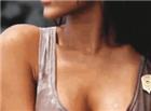性感湿身的欧美比基尼美女不戴胸罩凸点