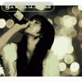 伤心失落的美女街头喝啤酒 动态图片(点击浏览下一张趣图)