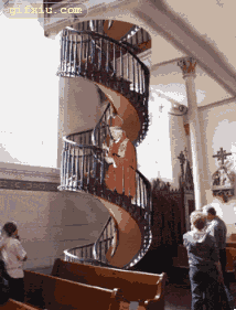 转动的楼梯(点击浏览下一张趣图)