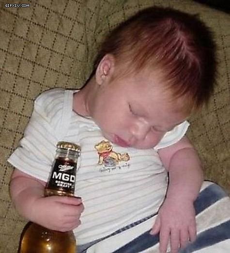 喝啤酒喝醉的宝宝(点击浏览下一张趣图)