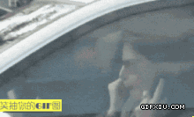 外国美女在车里抠鼻屎有给吃掉了(点击浏览下一张趣图)