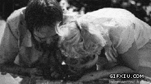 超级恐怖的电影图片：僵尸模仿“小姐与流氓”(点击浏览下一张趣图)