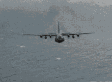 飞机放烟花：天使之翼、。。。。。碉堡了！！！.gif(点击浏览下一张趣图)