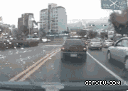 车祸瞬间gif动态图片_各种车祸动态图(5)(点击浏览下一张趣图)