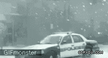 大雪天气超级搞笑的警匪追扑(点击浏览下一张趣图)