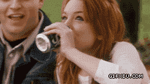 笑死人的美女喝饮料的时候喷水：嗯，不要在喝饮料的时候看本微博内容，后果如下.gif(点击浏览下一张趣图)
