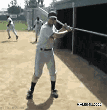 太有才看下这棒球棒是怎么转的：棒子表示，头很晕！.gif(点击浏览下一张趣图)