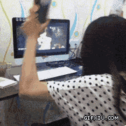 屌丝非主流女女在家这样对着电脑看演唱会(点击浏览下一张趣图)