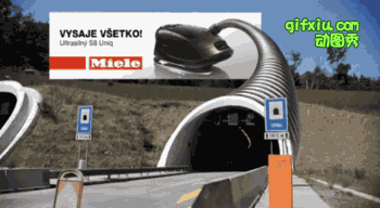一个创意的以汽车隧道为背景的现实3d广告(点击浏览下一张趣图)