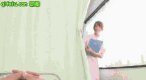 日本美女护士脱衣服动态图片(4)(点击浏览下一张趣图)