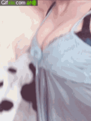 美女穿透明睡衣秀爆乳自摸动态图片(2)(点击浏览下一张趣图)