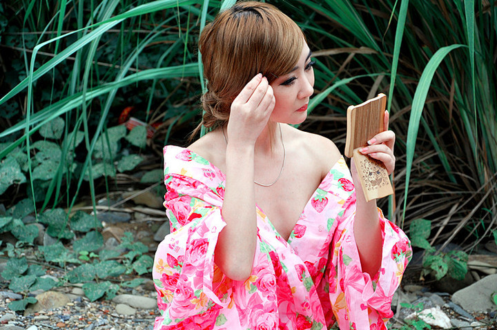 日本和服美女_日本和服美女动态图片(8)(点击浏览下一张趣图)