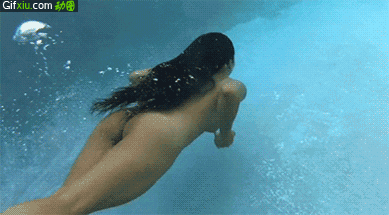 全裸美女一丝不挂游泳动态图片(点击浏览下一张趣图)