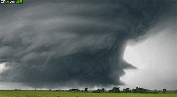 超强龙卷风动态图片(点击浏览下一张趣图)
