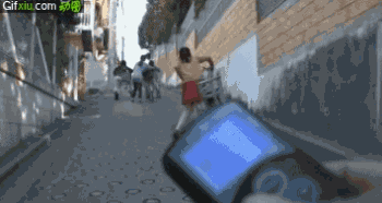 街头用遥控跳蛋系列：遥控震动器美女动态图(点击浏览下一张趣图)