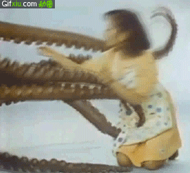 日本美女被章鱼触手动态图片(点击浏览下一张趣图)