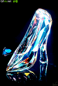 水晶高跟鞋图片gif素材(点击浏览下一张趣图)