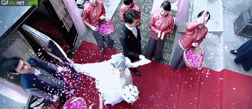 新郎新娘结婚的动态图片(点击浏览下一张趣图)