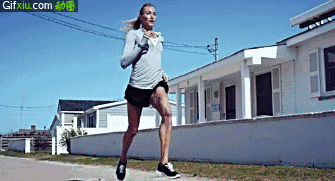 早上跑步的运动美女动态图片(点击浏览下一张趣图)