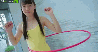 日本小学女生转呼啦圈动态图片(点击浏览下一张趣图)