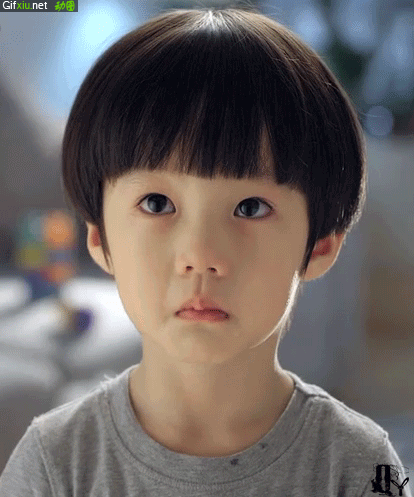 韩国小男孩想哭的动态图片(点击浏览下一张趣图)