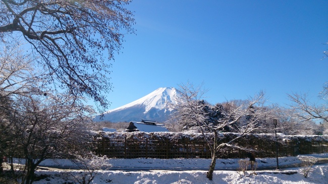 富士山风景图片桌面(点击浏览下一张趣图)