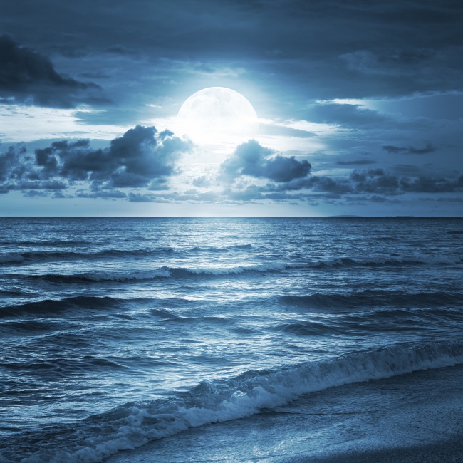 海上月夜图片(点击浏览下一张趣图)