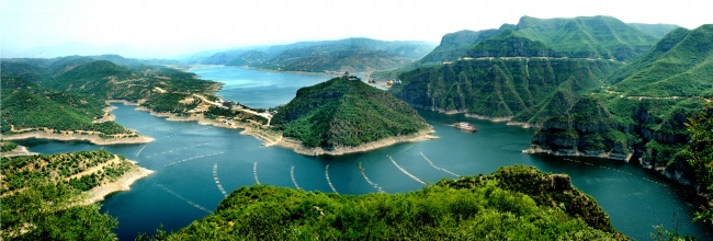 黄河三峡全景图片(点击浏览下一张趣图)