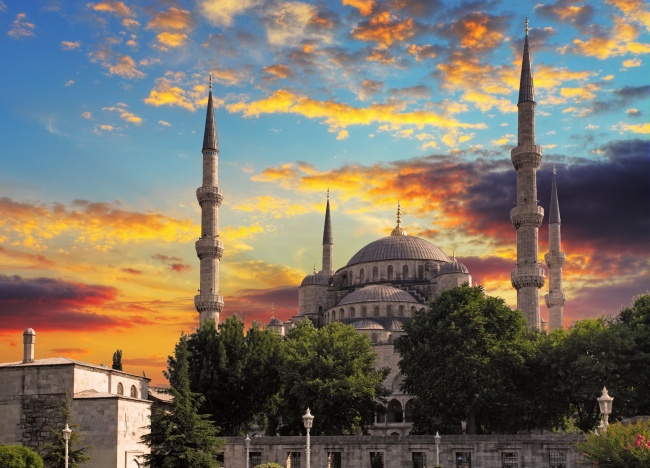 伊斯坦布尔清真寺黄昏图片(点击浏览下一张趣图)