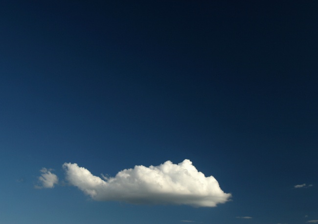 蓝天白云唯美图片(点击浏览下一张趣图)