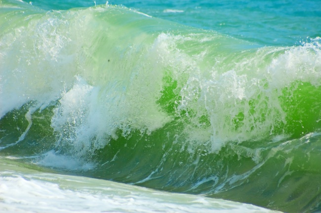 大海浪花图片素材(点击浏览下一张趣图)