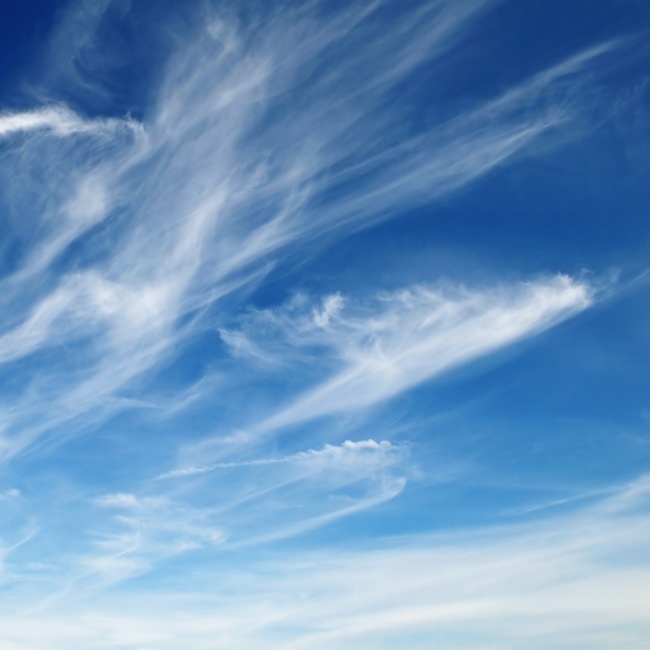 飘动的云朵图片下载 飘动的云朵图片 飘动的云朵 蓝天白云 蓝色天空(点击浏览下一张趣图)