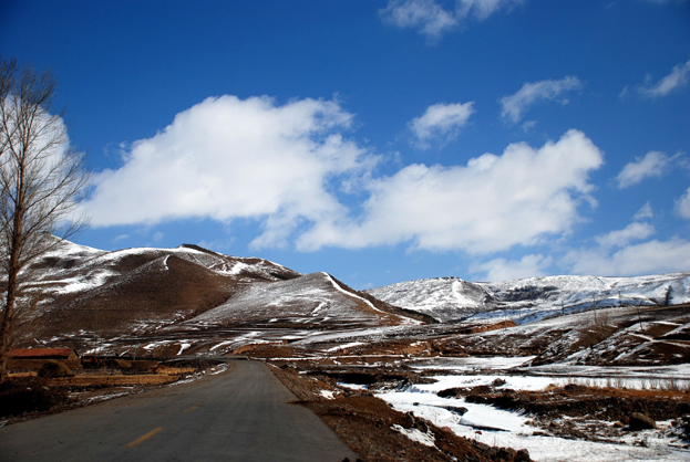 雪山公路风景图片(点击浏览下一张趣图)