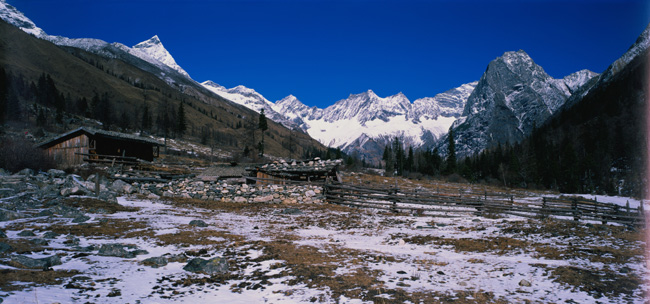 雪山风景图片(点击浏览下一张趣图)