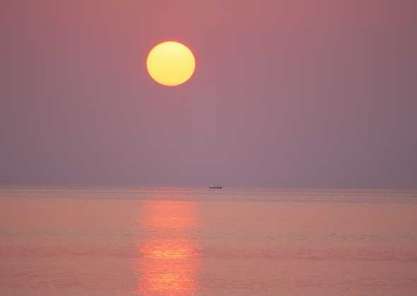 海上日出图片(点击浏览下一张趣图)