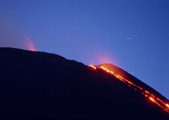 火山岩浆风景图片(点击浏览下一张趣图)