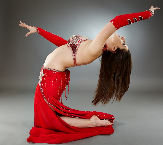 印度舞美女图片(点击浏览下一张趣图)
