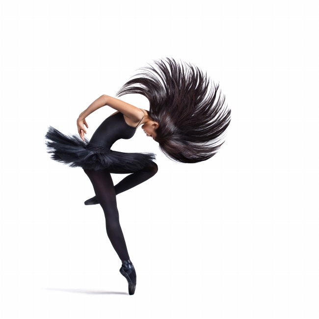 甩动秀发的芭蕾舞美女图片(点击浏览下一张趣图)