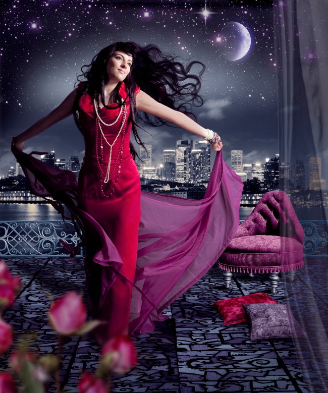 城市夜景红色裙子美女图片(点击浏览下一张趣图)