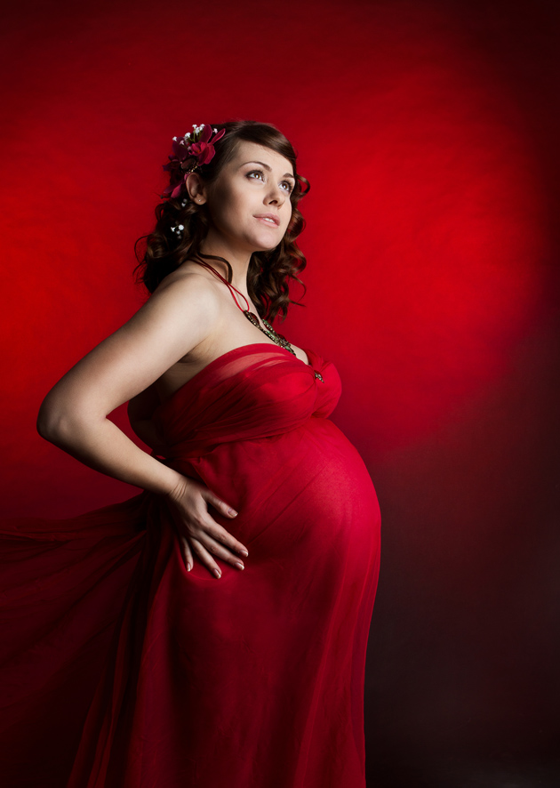 高清大图红衣孕妇图片(点击浏览下一张趣图)