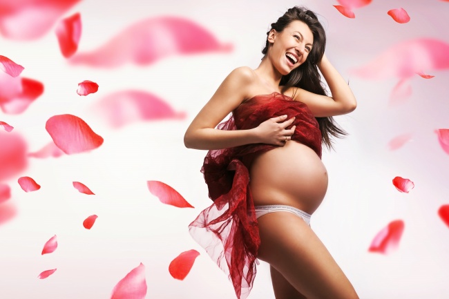 大肚子孕妇写真图片(点击浏览下一张趣图)