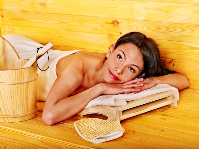 浴室蒸桑拿的性感美女图片(点击浏览下一张趣图)