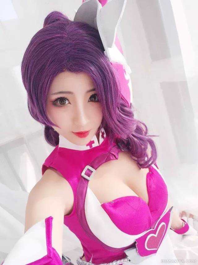 王者荣耀女英雄阿珂cosplay,cn:rioko凉凉子.(点击浏览下一张趣图)