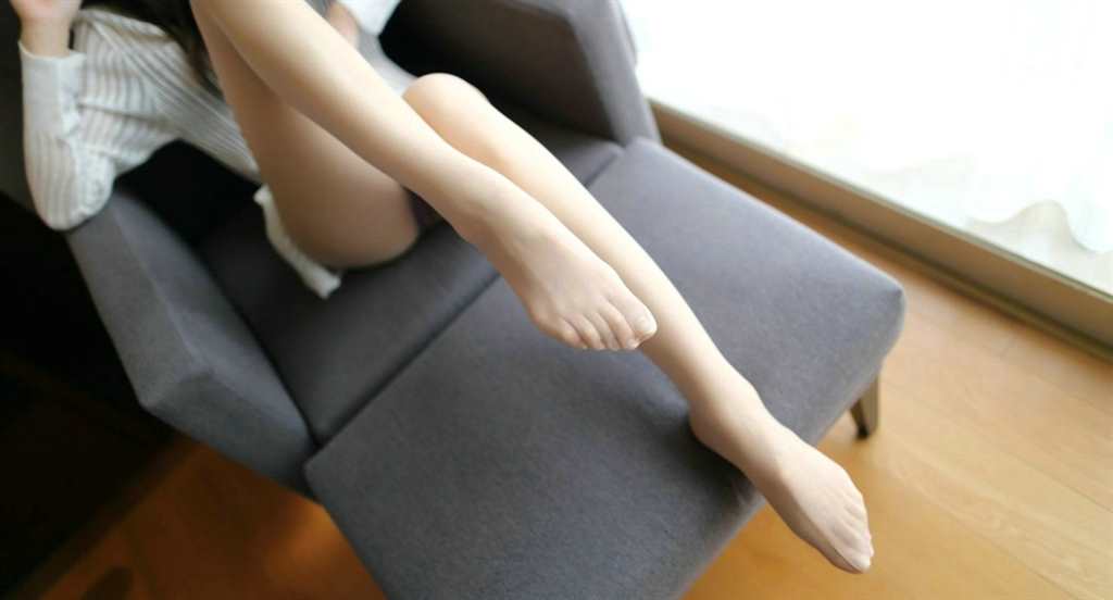 诱惑肉色丝袜美腿大胆私房妩媚妖娆长腿美女写真(点击浏览下一张趣图)