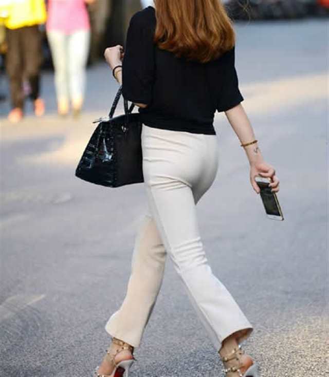 中年女性穿紧身裤图片(点击浏览下一张趣图)