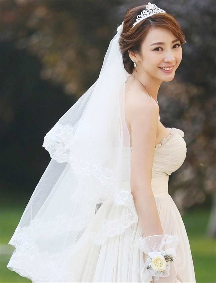 柳岩《结婚吧》拍摄纯美婚纱写真(点击浏览下一张趣图)