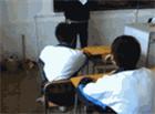 三个学生教室恶搞打架动态图片屌丝们能消停点吗