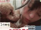 色你妹gif动态图片：日本小萝莉被狗狗舔的好痛苦