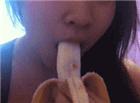 美女活塞gif动态图：妹子香蕉吃的好内涵好邪恶