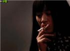 抽烟的女人动态图片